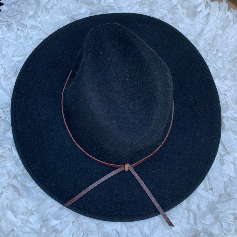 Urban outfitters black felt hat